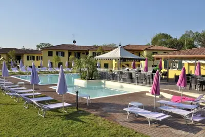 Image de Joli appartement pour 4 personnes avec climatisation, piscine, Wifi, Tv, balcon et animaux admis