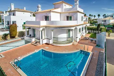 Maison de vacances privée avec piscine privée, climatisation, Wifi, Tv, patio, parking