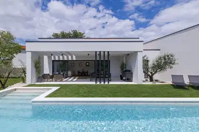 Image de Maison de vacances privée avec piscine privée, Wifi, bain à remous, climatisation, Tv, terrasse