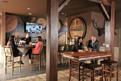 Image de Expanded 2 Queen with Sofa Sleeper, Stoney Creek Kansas City | 2 Units