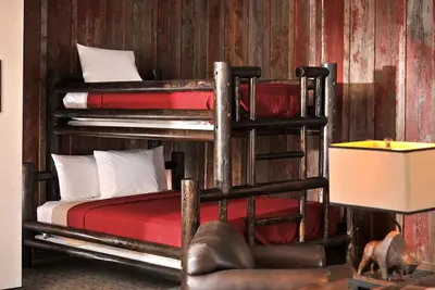 Image de Expanded King Bunk Bed, Stoney Creek Kc, Room for the Crew | 2 Units