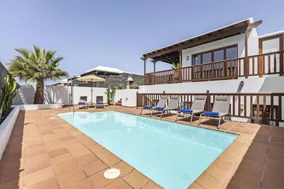 Image de Merveilleuse maison de vacances privée avec Wifi, piscine privée, climatisation, Tv et terrasse