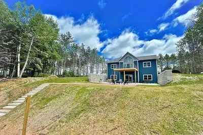 Image de Curt's New Cabin on Butternut Lake
