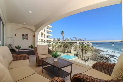 Oceanfront-LasOlasCondo-Pools&Jacuzzis-Rosarito