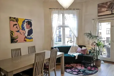 Image de Koselig Klassisk 88m2 Leilighet Sentralt Plassert i Oslo ved Slottet + Balkong