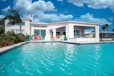 Image de La Ventana de Esperanza - Lux Bayfront Villa