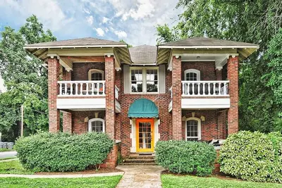 Image de Two Elegant & Comfortable Apartments