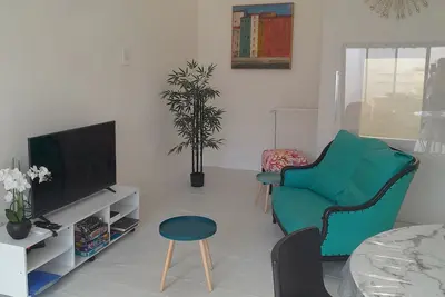 Image de Ancienne vigneronne, vieux village, proche port