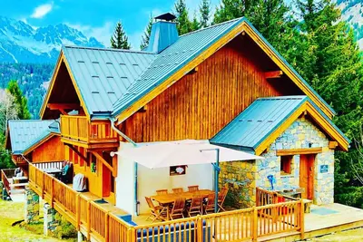 Image de Luxury family, ski-in / ski-out chalet in Oz en Oisans (Alpe d'Huez Domain)
