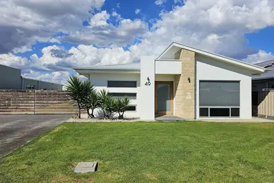 Image de No 49 - Modern, spacious  holiday home -Pets Welcome - Inside by negotiation