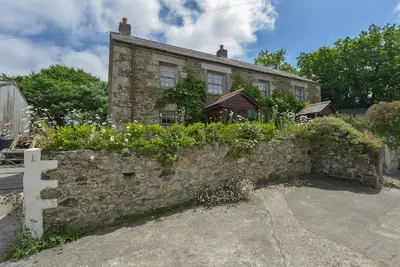 Image de Swallow Cottage, pet friendly, with open fire in Mawgan-In-Meneage
