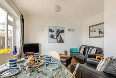 Image de Gone To The Beach - Fishcombe Cove