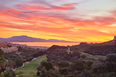 Image de Rustig Gelegen Appartement met een Schitterend Uitzicht Vanaf het Terras