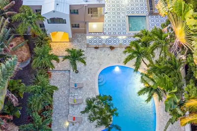 Image de Vip - \"Villa Infinito\"Bani's Beachside Mansion!