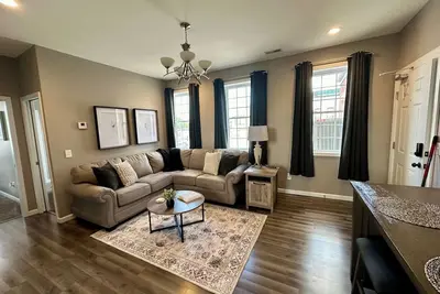 Image de Main Street 2br Upscale Apartment