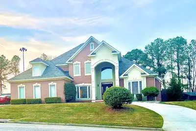 Image de Spacious Home Only 2. 8 miles from The Masters! ! ! !