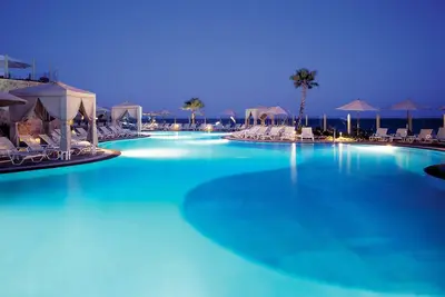 Image de 4. 5 Star Pueblo Bonito Sunset Beach Resort Junior Suite in Cabo San Lucas!