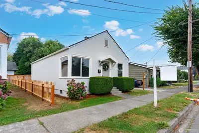 Image de Cozy Sumner Home: Near Shops/Dining & Freeway Access, fully fenced, pet friendly