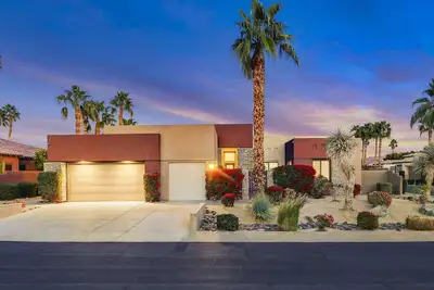 Image de Outdoor Oasis at Montage, by Gpm - Waterslide+Game room+More! Walk to festivals