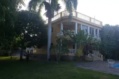 Image de Large villa with private pool, 4 bedrooms, large living room, security, garden