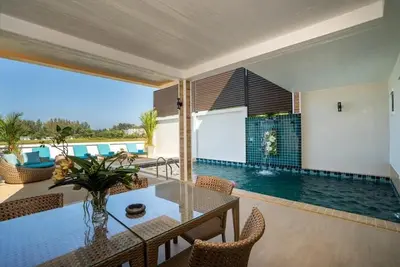 Image de Alanti Villa close to Bangtao beach and bars!