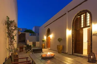 Grandiose Santorini Residence | 2 Bedrooms | Villa Erza | Spacious Terrace with Outdoor Hot Tub | Pyrgos