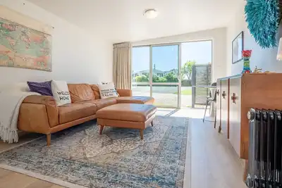 Image de A light and sunny cabin just a few short steps from the beach
