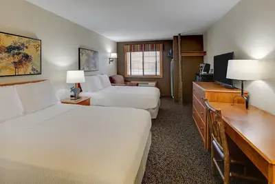 Image de Riverside Lodge-like Stays, Deluxe King, Stoney Creek Quincy, Parking