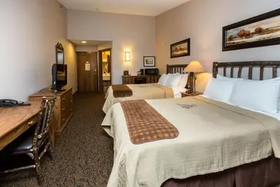Image de Warm & Welcoming Stay w/ Lake Views! Perfect for All Seasons | 2 Units
