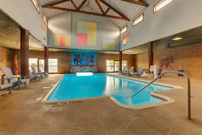 Image de Deluxe 2 Queen in Stoney Creek Quincy! Indoor/Outdoor Pool | 3 Units