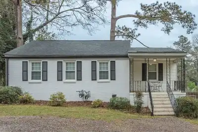 Image de Your Cozy Master's Paradise - Walk to the course!