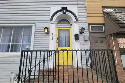 Image de Downtown Pool Table Amish Country King Bed