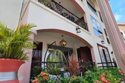 Image de Spacious 3 Bedroom Serviced Apartment near Airport
