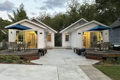 Image de Dog-Friendly Beach Cottages within a mile of town and 7 Lake Michigan beaches