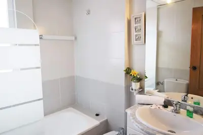 Image de Bel appartement pour 4 personnes avec piscine, Wifi, climatisation, Tv et animaux admis