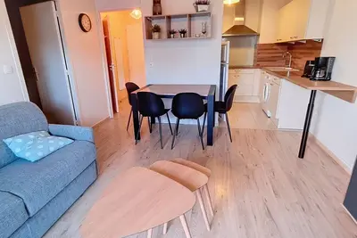 Image de T2 Rez-de-jardin à 50m de la plage avec parking