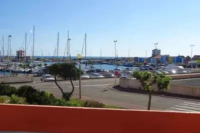 Image de Appartement climatisé avec terrasse et parking à 100m de la plage