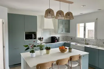 Image de Maison Familiale au Calme Grande Piscine, Bord de Forêt