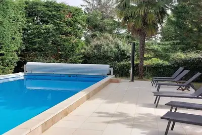 Image de Retraite Périgourdine avec Piscine Partagée, Clim, Vélo et Proximité de Bergerac