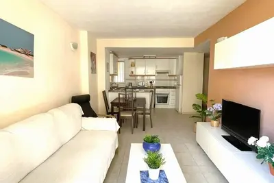 Luminous, Spacious & Quiet, Beach Apartment