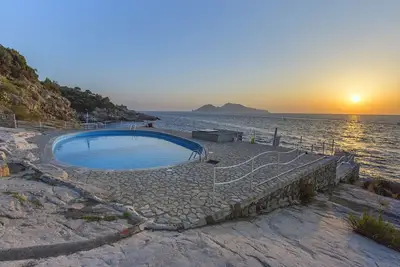 Image de Amore Rentals - Villa Domus Franca with Shared Swimming Pool by the Sea