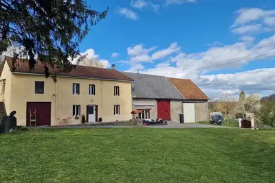 Image de Maison de campagne avec terrain clos et un pré pour accueillir vos chevaux.