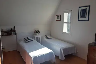 Image de 80ème anniv débarquement, Caen nord, proche  Mémorial, parking privé avec parc