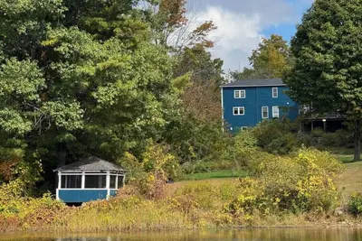 Image de Amazing Lakefront Apartment