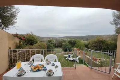 Image de Agréable appartement dans une maison de vacances avec climatisation, Wifi, piscine, Tv, terrasse