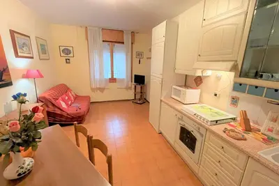 Confortable appartement pour 5 personnes avec climatisation, Tv, balcon, animaux admis et parking