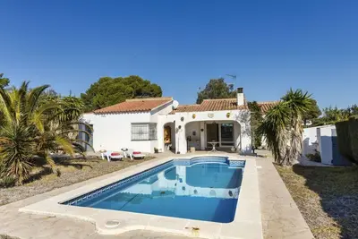 Maison de vacances privée avec piscine privée, Wifi, Tv, patio, animaux admis, parking