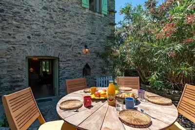 Belle maison de vacances privée avec climatisation, Wifi, patio, vue panoramique et parking