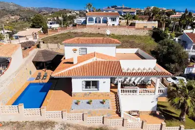 Image de Magnifique maison de vacances privée avec piscine privée, Wifi, climatisation, Tv et terrasse