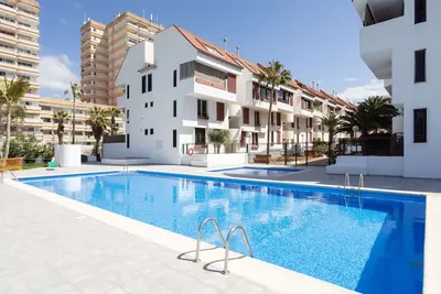 Image de Bel appartement pour 5 personnes avec bain à remous, Wifi, piscine, Tv et terrasse